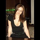 thumb_carying_lady1.jpg